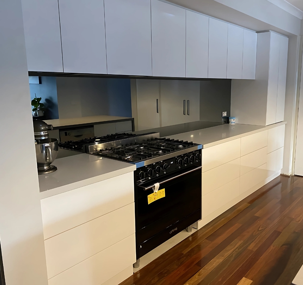 Two-tone kitchen